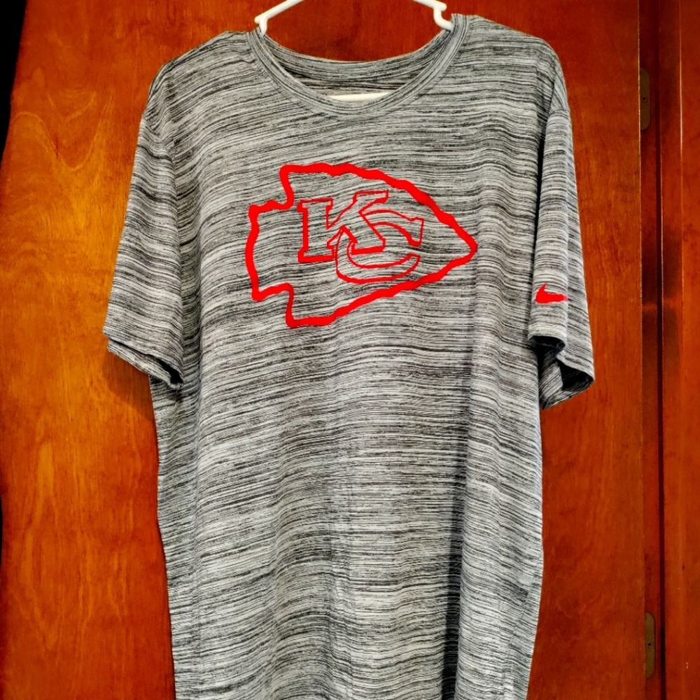 Chiefs Dri-Fit XL NFL Apparel T-shirt